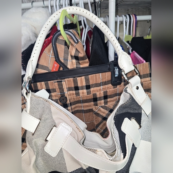 🍁🍂🍁🍂🍁NEED GONE LIKE NEW Burberry Bag MegA Check Nova Leather Buckle Hobo - Picture 9 of 16